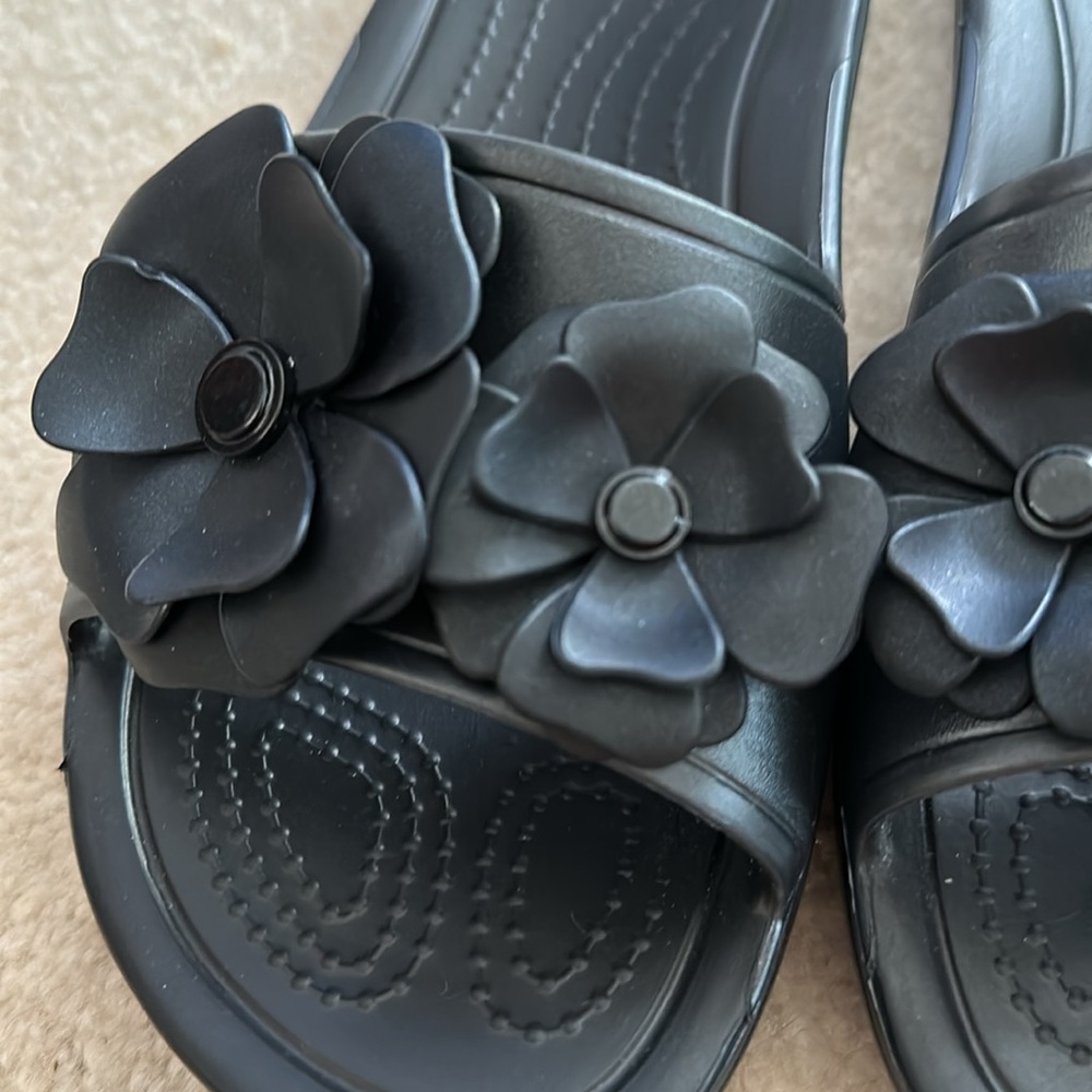 Crocs - Picture 3 of 6